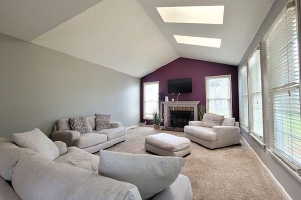 House | Living area | 27-inch plasma TV with digital channels, TV