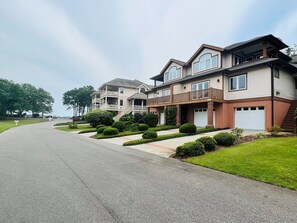 House, 3 Bedrooms | Exterior - Fairway To Heaven 3 Bedroom Home by RedAwning (Supply)