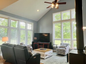 House, 3 Bedrooms | Living area - Fairway To Heaven 3 Bedroom Home by RedAwning (Supply)