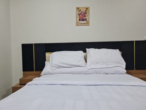 コンフォート アパートメント | 1 室のベッドルーム、遮光カーテン、アイロン / アイロン台