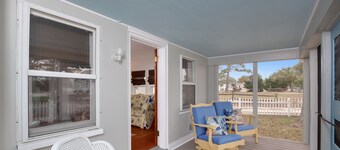Painted Pony Cottage - Pet Friendly!