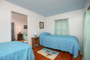 3 habitaciones, tabla de planchar con plancha, wifi y ropa de cama 