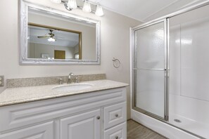 Shower, towels - Saltwater Cottage by Seaside Vacations & Sales (Chincoteague)