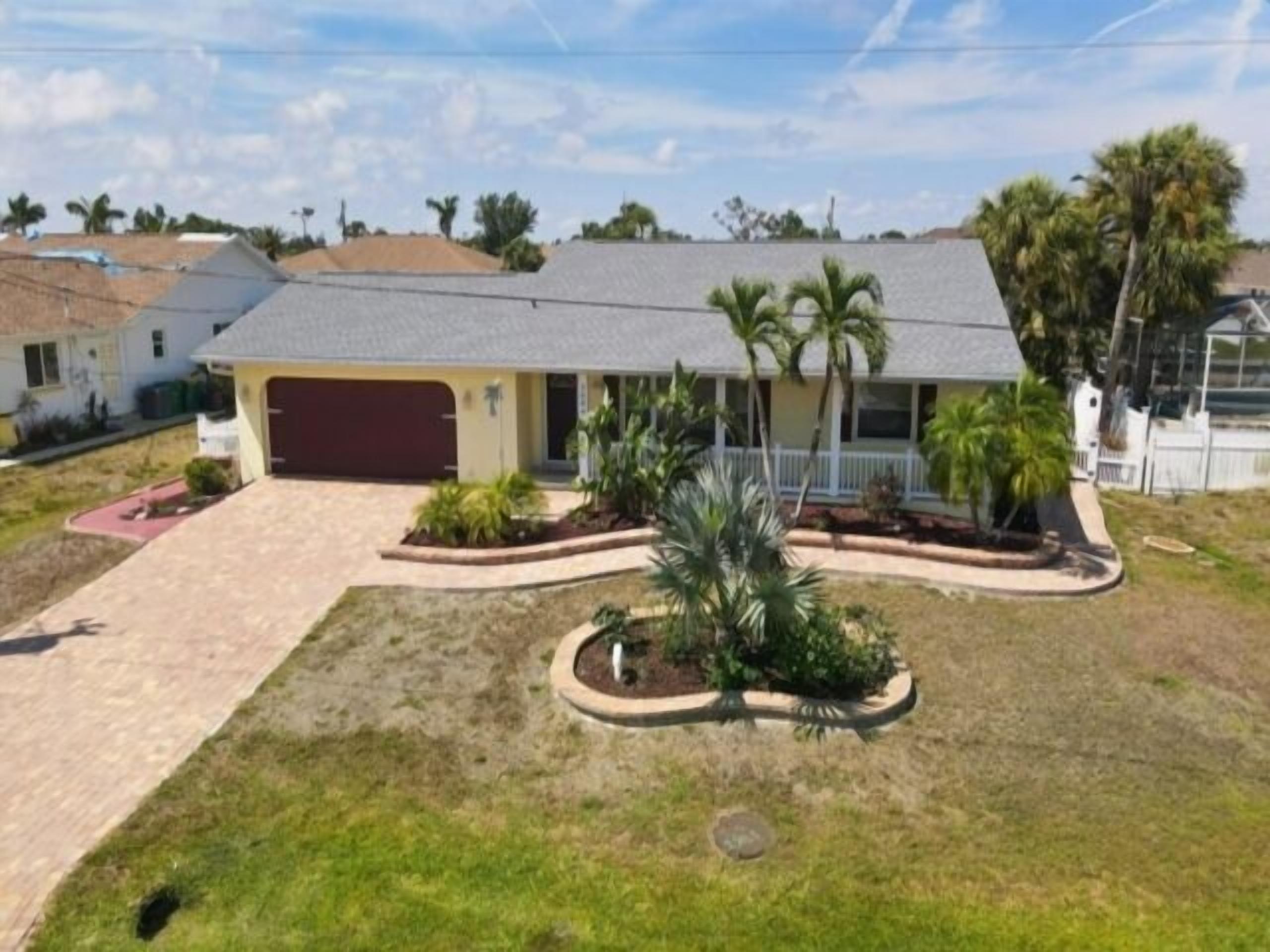 The ideal Englewood getaway - private pool, conveniently located