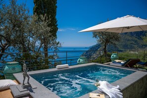 Outdoor spa tub - Ivi house with private pool sea view (Positano)