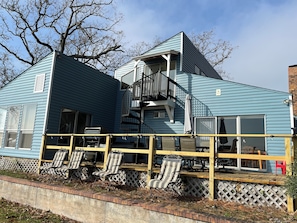 Exterior - 3-bedroom home, waterfront patio, fishing, kayaking, swimming, yoga room (Trinity)