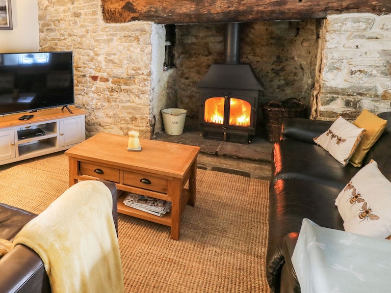 The Bake House, Romantic, Character Holiday Cottage In Bettws - Bridgend