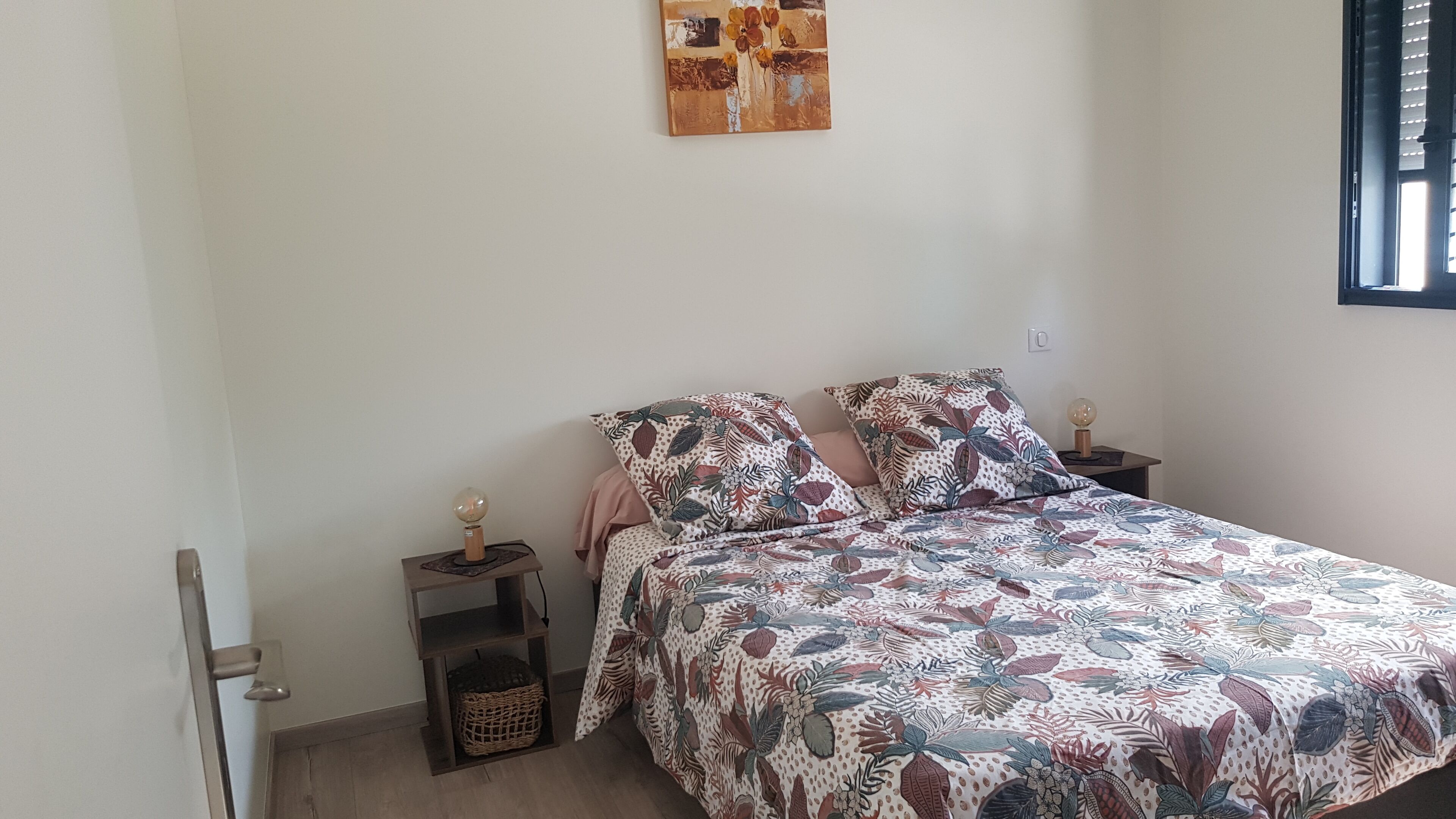 2 chambres, fer et planche à repasser, Wi-Fi gratuit, draps fournis