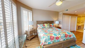 3 bedrooms, iron/ironing board, internet, bed sheets
