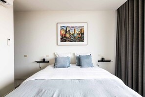 2 bedrooms, desk, iron/ironing board, travel cot