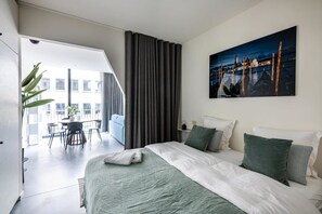 1 slaapkamer, een strijkplank/strijkijzer, reisbedje, wifi