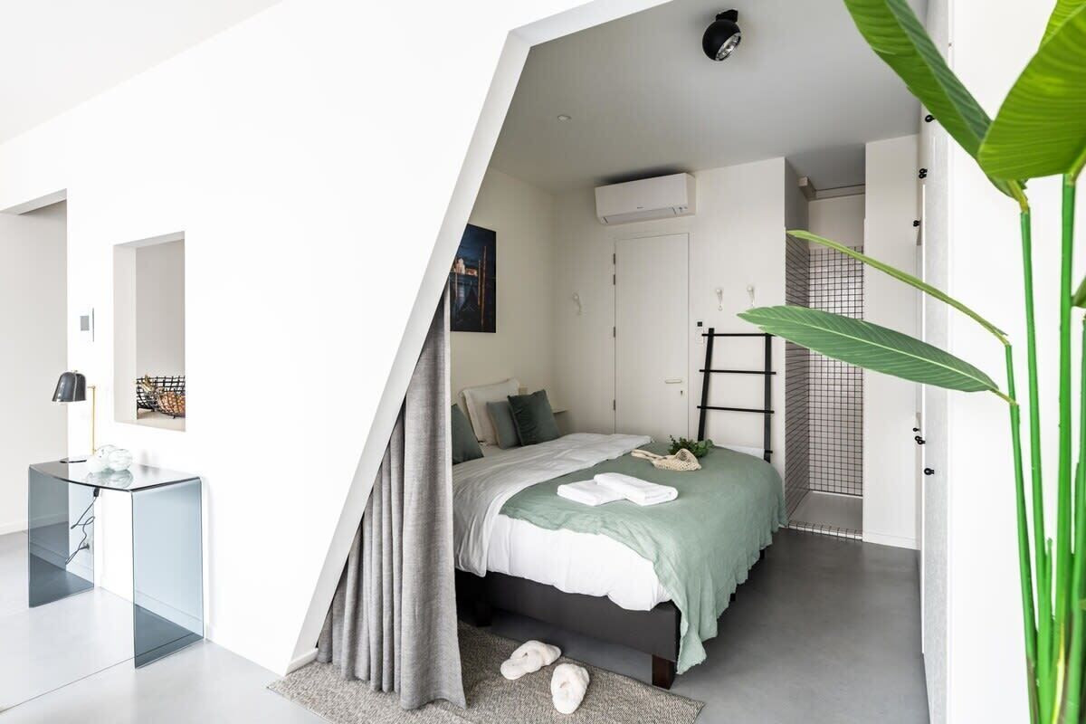 1 bedroom, iron/ironing board, travel crib, WiFi