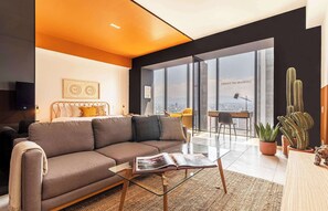 TV, offices - Magenta by Kukun Summ (Ciudad de México)