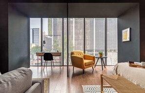 Interior - Magenta by Kukun Summ (Ciudad de México)