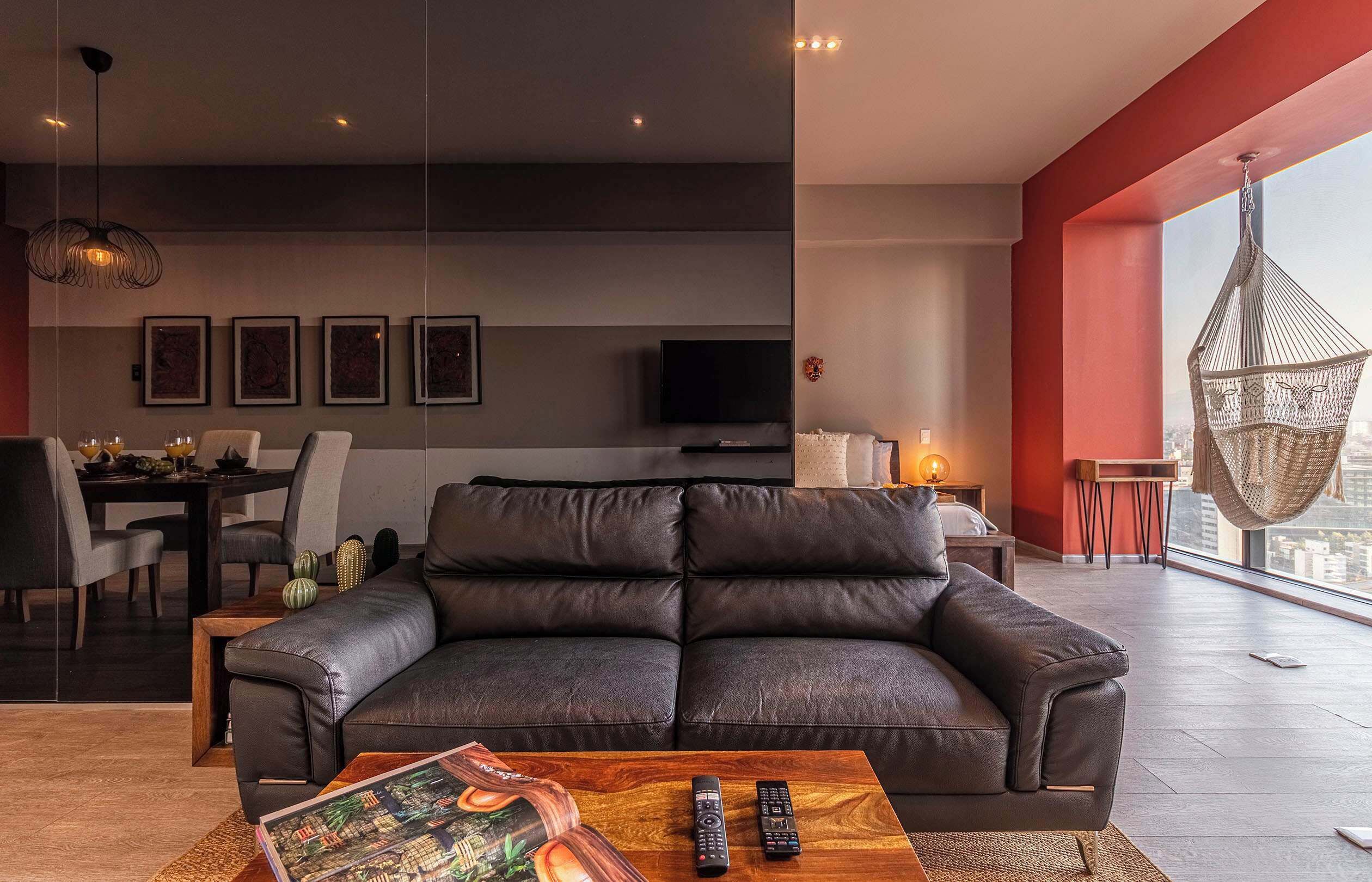 テレビ、書斎 / ワークスペース