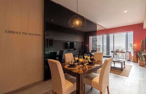 Dining - Magenta by Kukun Summ (Ciudad de México)