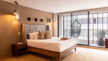 3 habitaciones, escritorio, tabla de planchar con plancha y wifi