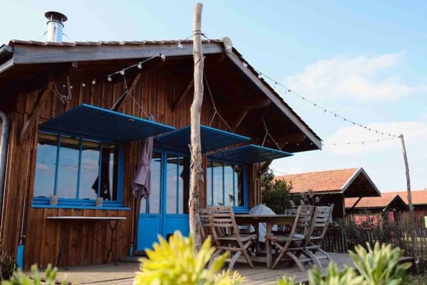 Outdoor dining - La Cabane des Barbots Bleus - Bassin D'arcachon (Gujan-Mestras)