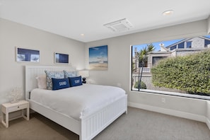 3 bedrooms, iron/ironing board, Internet, bed sheets