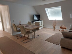 Dining - Fewo "klosterblick", Idyllische Lage, Ruhe Pur, 7 km zur Ostsee, Top-ausstattung (Bad Doberan)