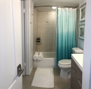 Shower, hair dryer, towels, soap - Ocean Views at Ocean Pointe 
Tavernier, FL (Tavernier)