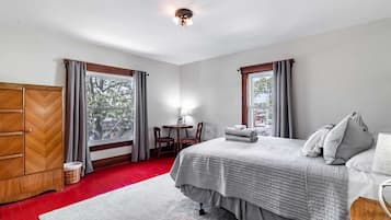 3 chambres, fer et planche à repasser, Wi-Fi, draps fournis