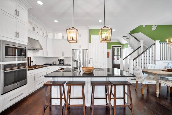 Fridge, microwave, oven, dishwasher - Bonito Bliss - Golf Cart Included! 722 Bonito (Fripp Island)