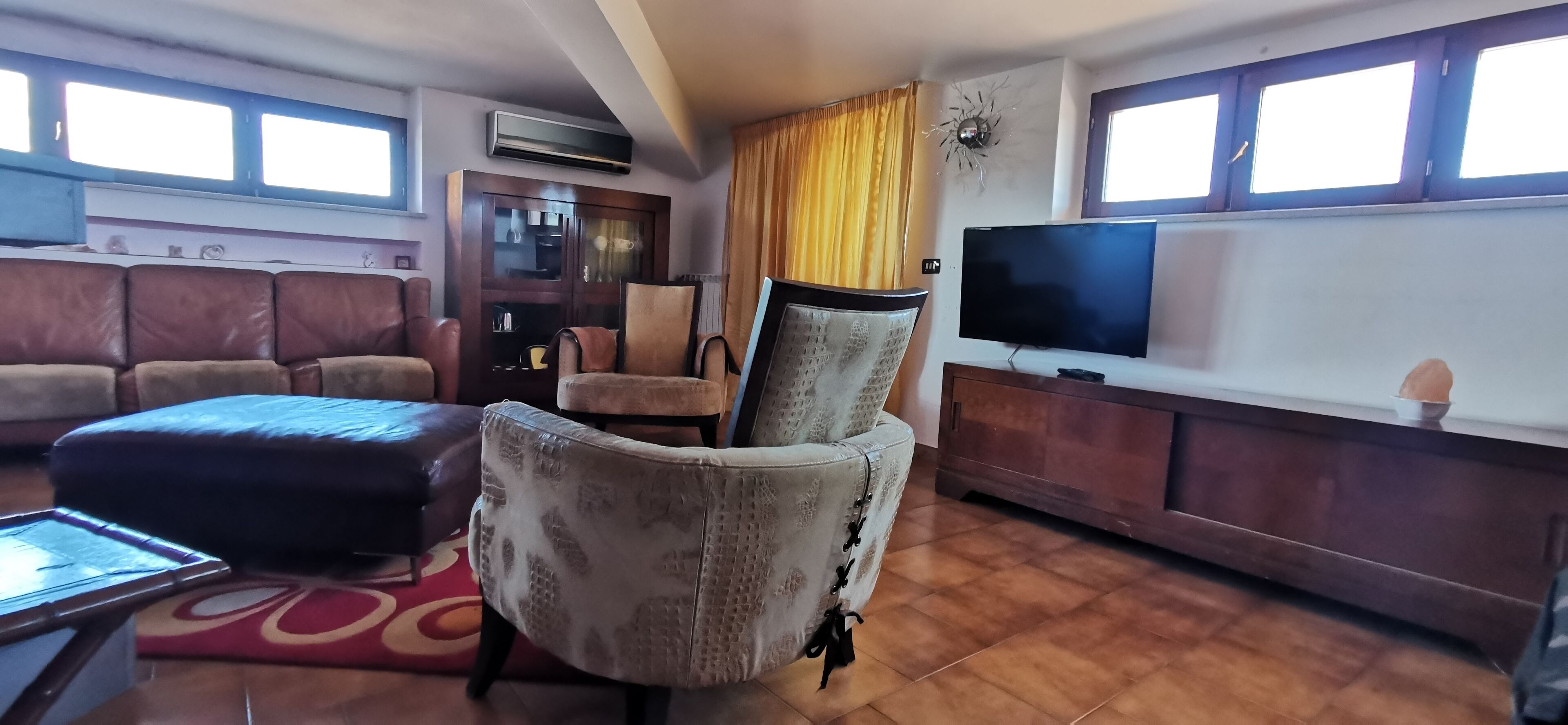 Een flatscreentelevisie