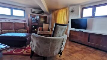 Télévision à écran plat