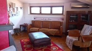 Flat-screen TV, fireplace - Angel's House (Bianco)