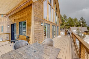Outdoor dining - Amazing lake view home with fireplace, W/D, kitchen, grill, balcony, and deck (Bayfield)