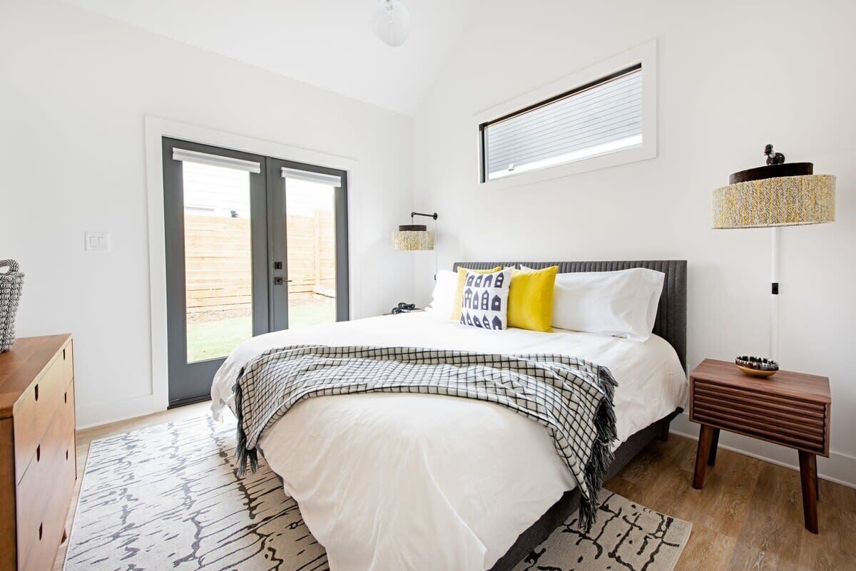 2 多间卧室、熨斗/熨衣板、WiFi、床单