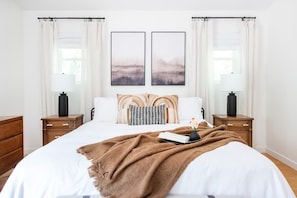 3 habitaciones, escritorio, tabla de planchar con plancha y wifi 