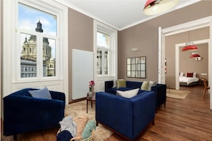 Luxury Apartment | 2 bedrooms, premium bedding, iron/ironing board, cribs/infant beds