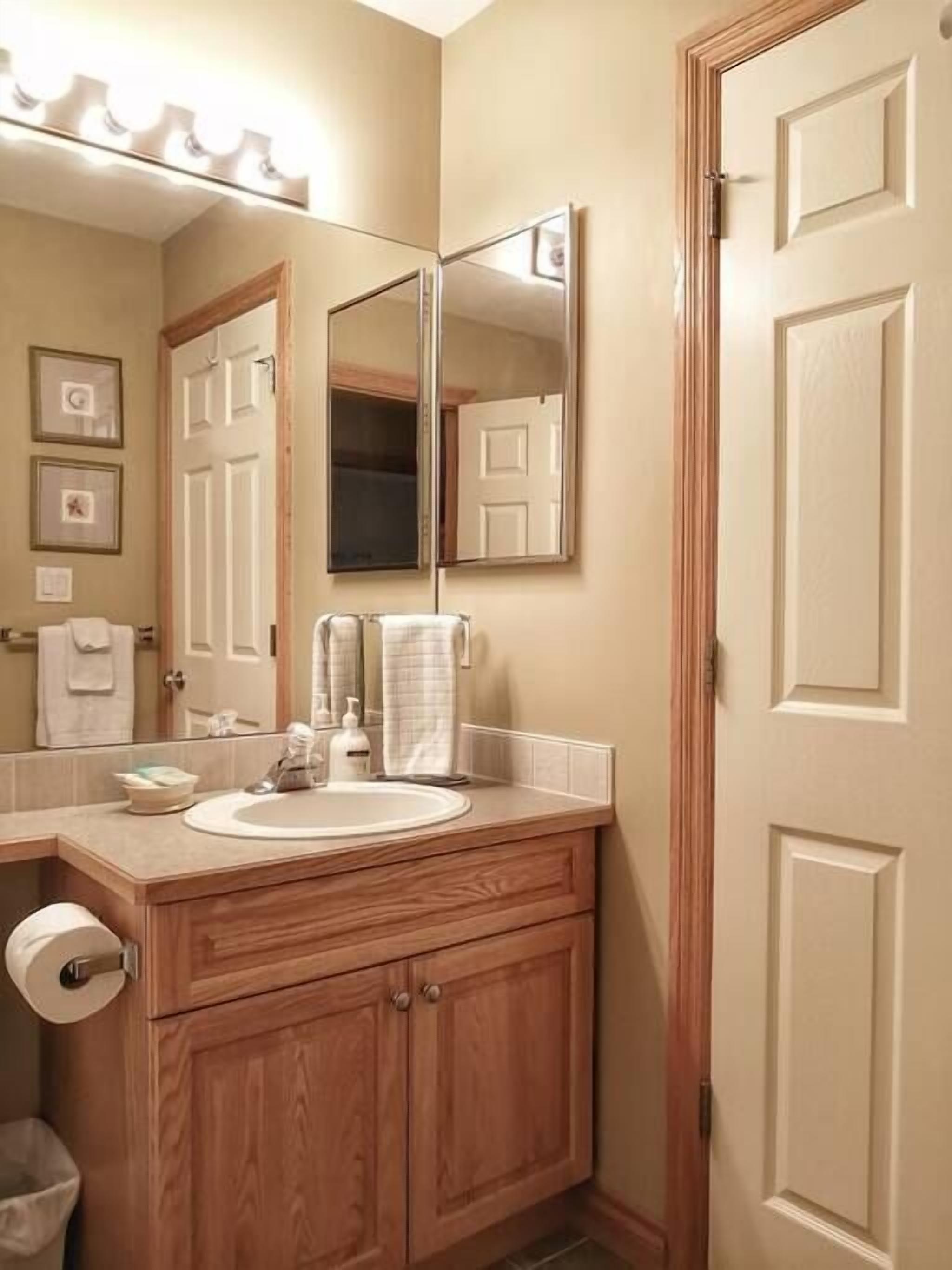 4 Bedroom 2.5 Bath Golf Townhouse in Radium