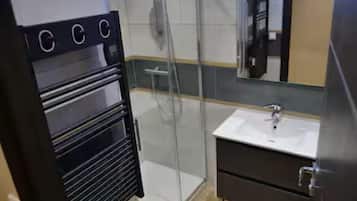 Shower, towels