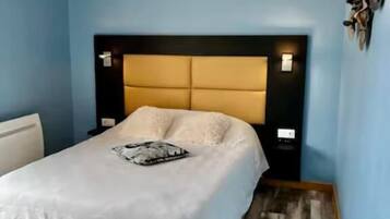 1 bedroom, free WiFi, bed sheets