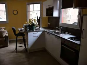 Micro-ondes, four, plaque de cuisson, lave-vaisselle