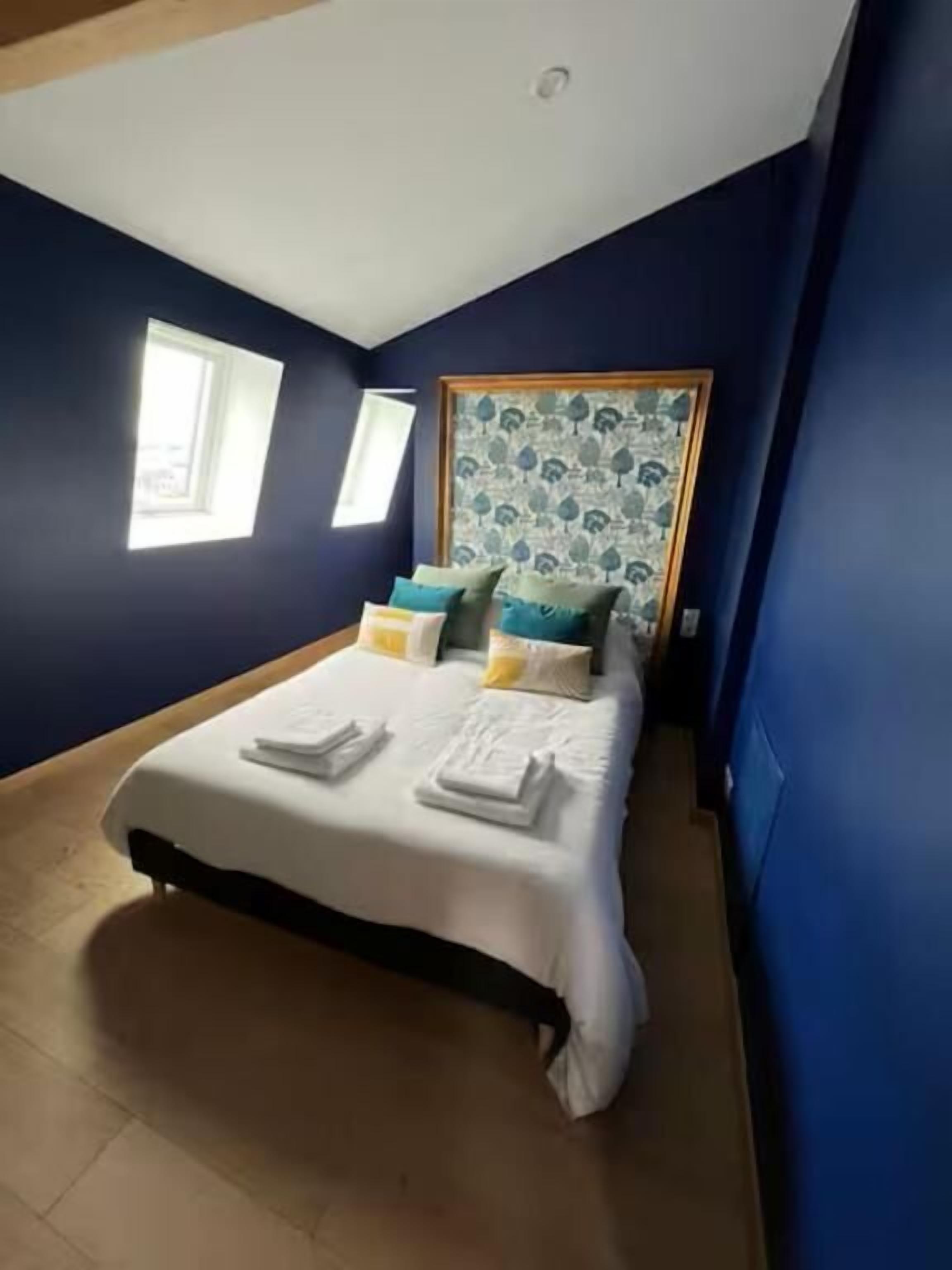 3 bedrooms, travel crib, free WiFi, bed sheets