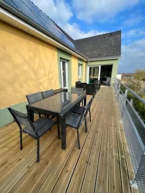 Outdoor dining - House Les Géraniums (Mers-les-Bains)