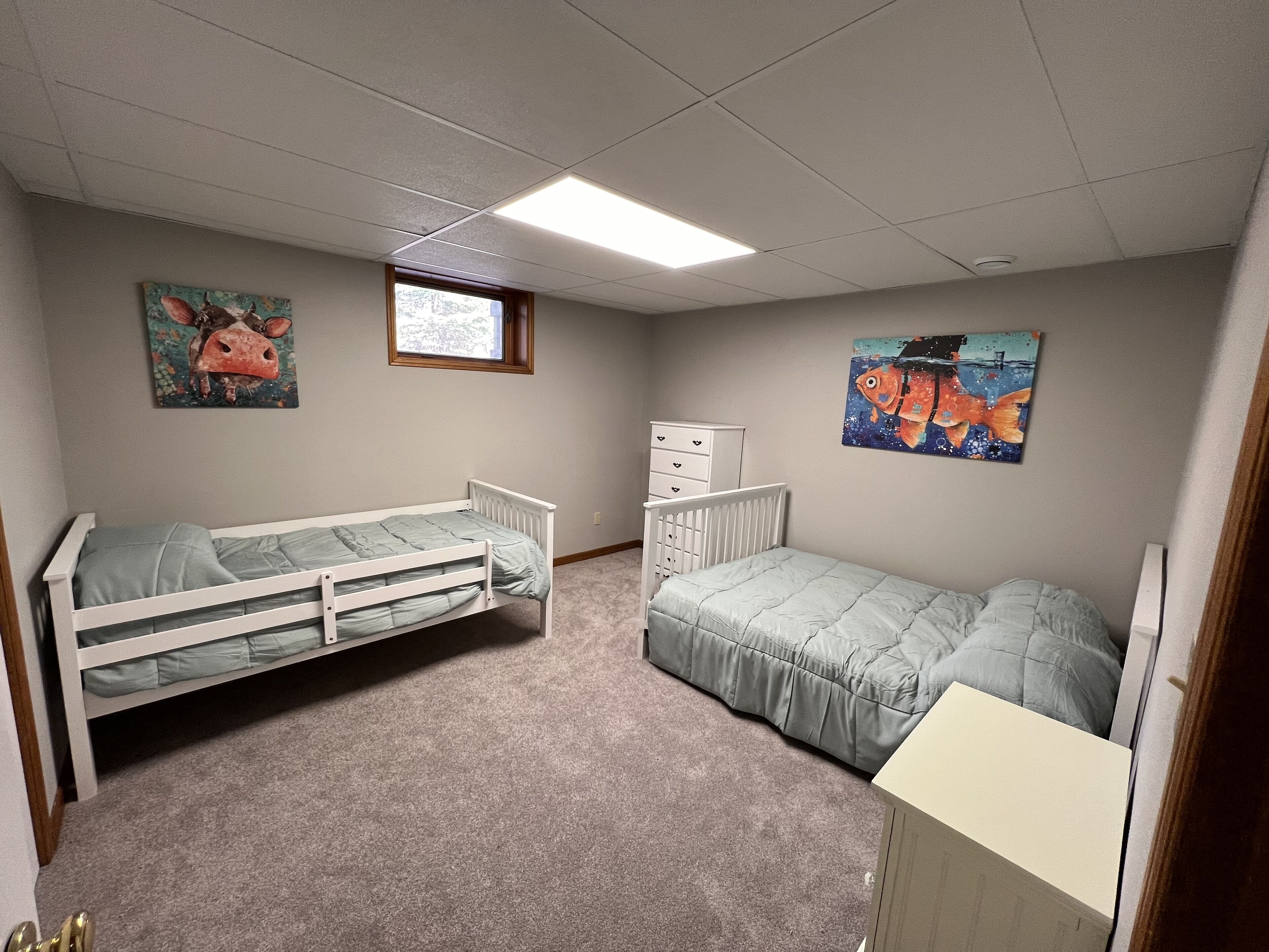 Huron Woods Cottage, a Short Walk to Private Beach & The Pinery!