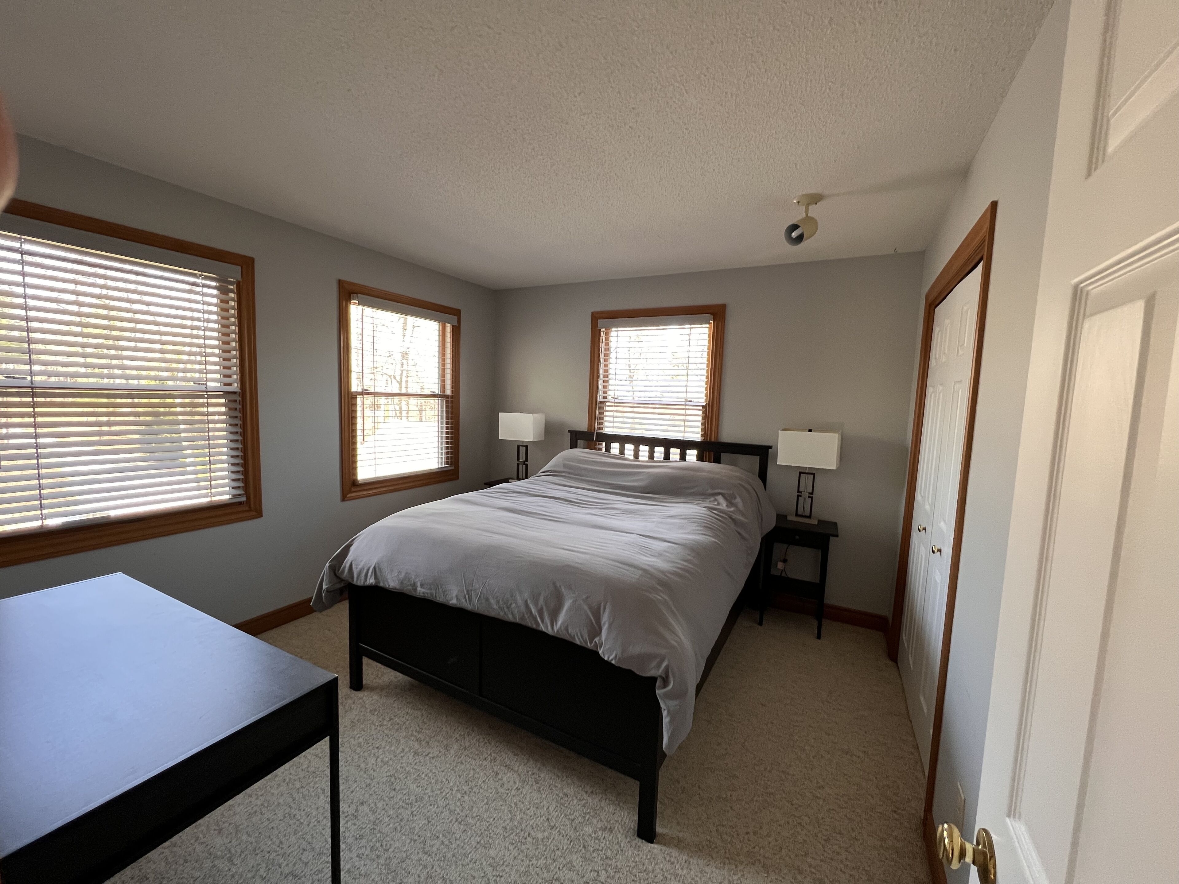 Huron Woods Cottage, a Short Walk to Private Beach & The Pinery!