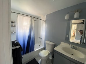Towels, soap, shampoo, toilet paper