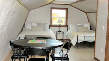 2 bedrooms, travel cot, free WiFi, bed sheets