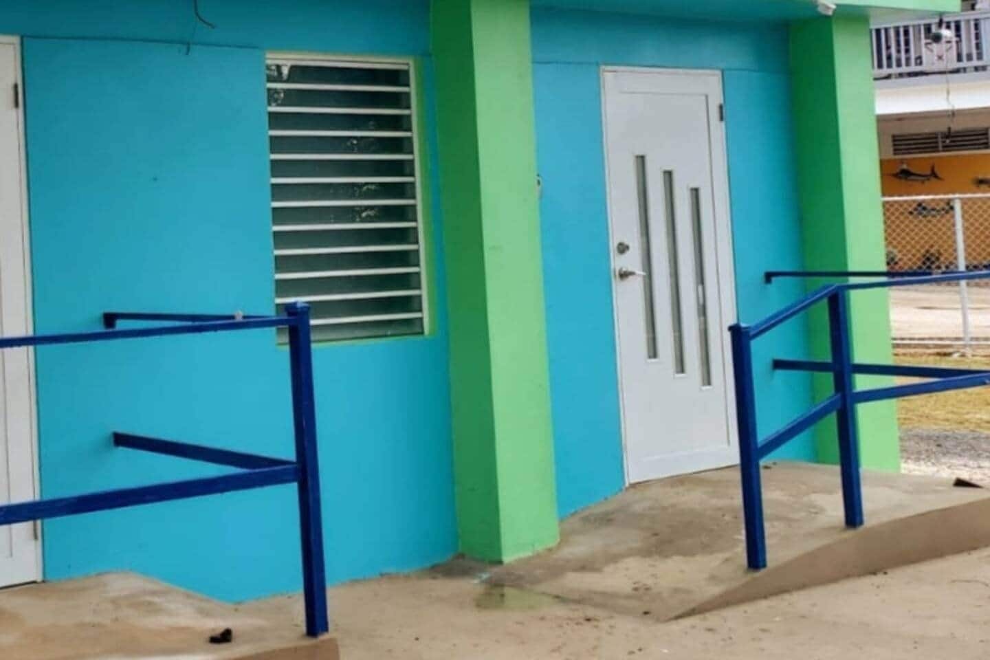 Large equipped studio with inverter air conditioning and  patio deck for relaxing. Handicapped acces.