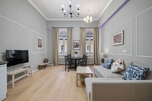 2 bedrooms, premium bedding, iron/ironing board, cribs/infant beds - Venus Apartments - Akacfa street I (Budapest)