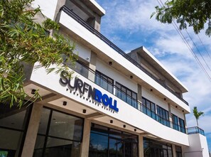 Pintu masuk properti