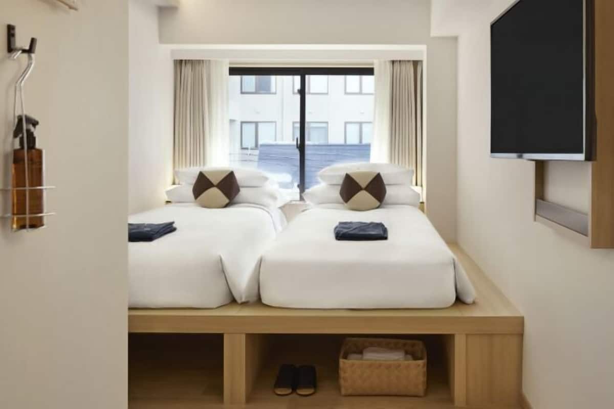 Blackout drapes, soundproofing, free WiFi, bed sheets