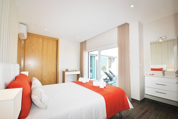 6 bedrooms, iron/ironing board, free WiFi, bed sheets