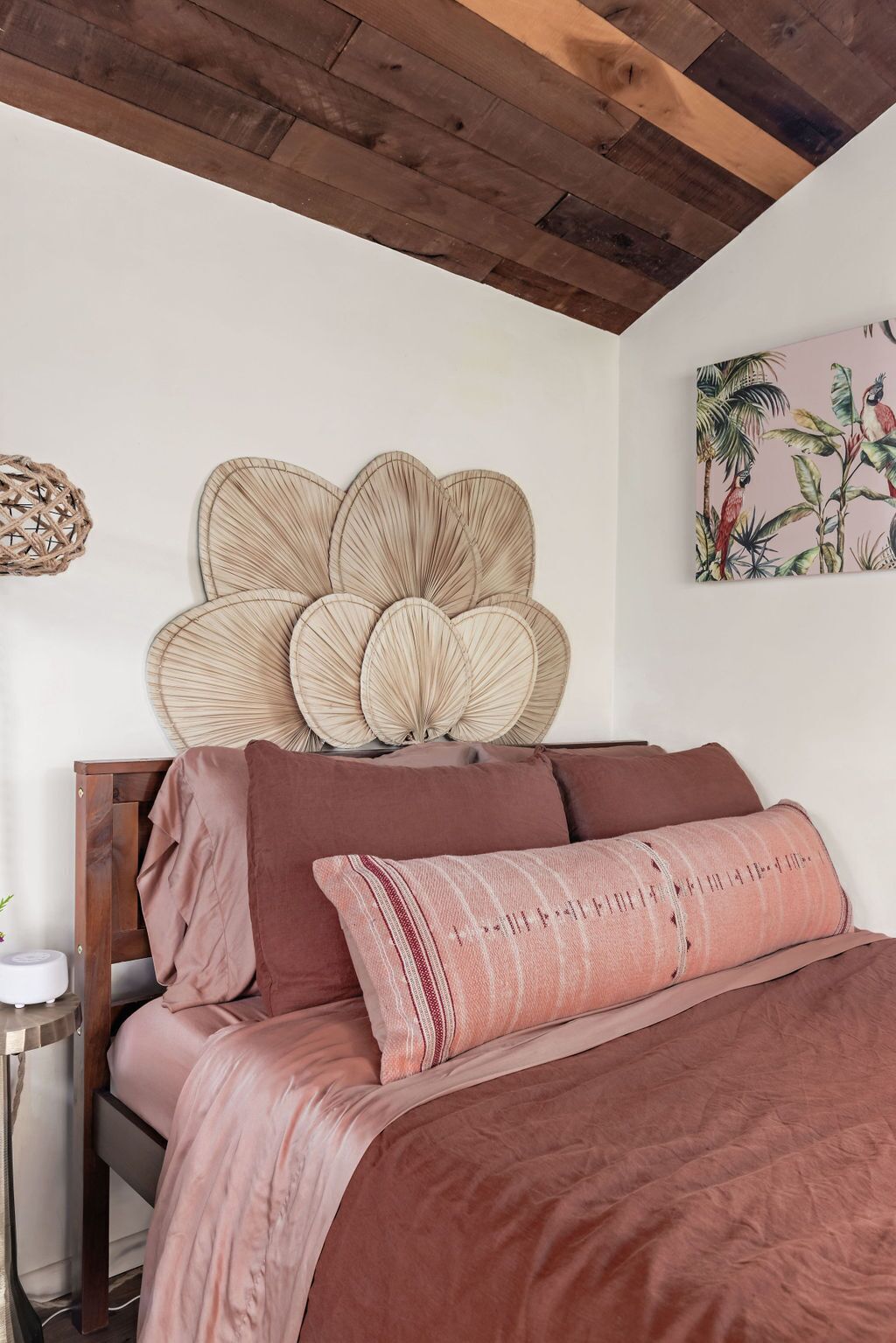 Retro Boho Cottage w/ Hot Tub & Bikes by Downtown